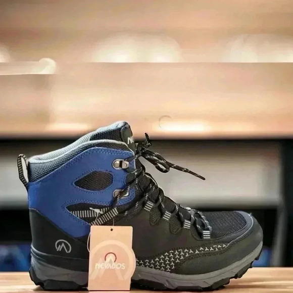 Nevados Goldrock New With Tags Men's Size 9M Work/Outdoor Boots. Gray and Blue - Picture 1 of 4